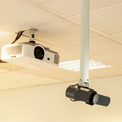 Visualway.cz UNYP učebny s kameramy Logitech MeetUp 8